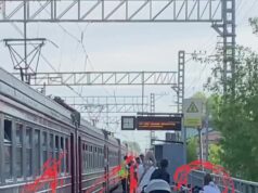 Девушка родила ребёнка прямо в электричке.