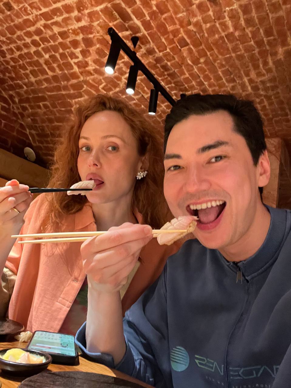 Экс-главред Tatler Russia Ариан Романовский вышел из колонии и уже проводит вечера в Москве. Экс-главред Tatler Russia Ариан Романовский вышел из колонии и уже проводит вечера в Москве.