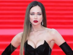 Звезда сериала «Универ» Настасья Самбурская отсудила 3 млн за оскорбления эскортницей у блогера из дуэта «Немагия». Звезда сериала «Универ» Настасья Самбурская отсудила 3 млн за оскорбления эскортницей у блогера из д