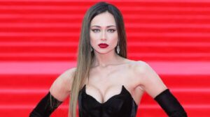 Звезда сериала «Универ» Настасья Самбурская отсудила 3 млн за оскорбления эскортницей у блогера из д