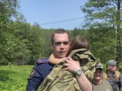 публикует фото с успешного завершения поиска пропавшей трехлетней девочки.