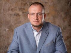 По данным , адвокат Игорь Поповский признал вину по делу о мошенничестве. Следователи будут ходатайс