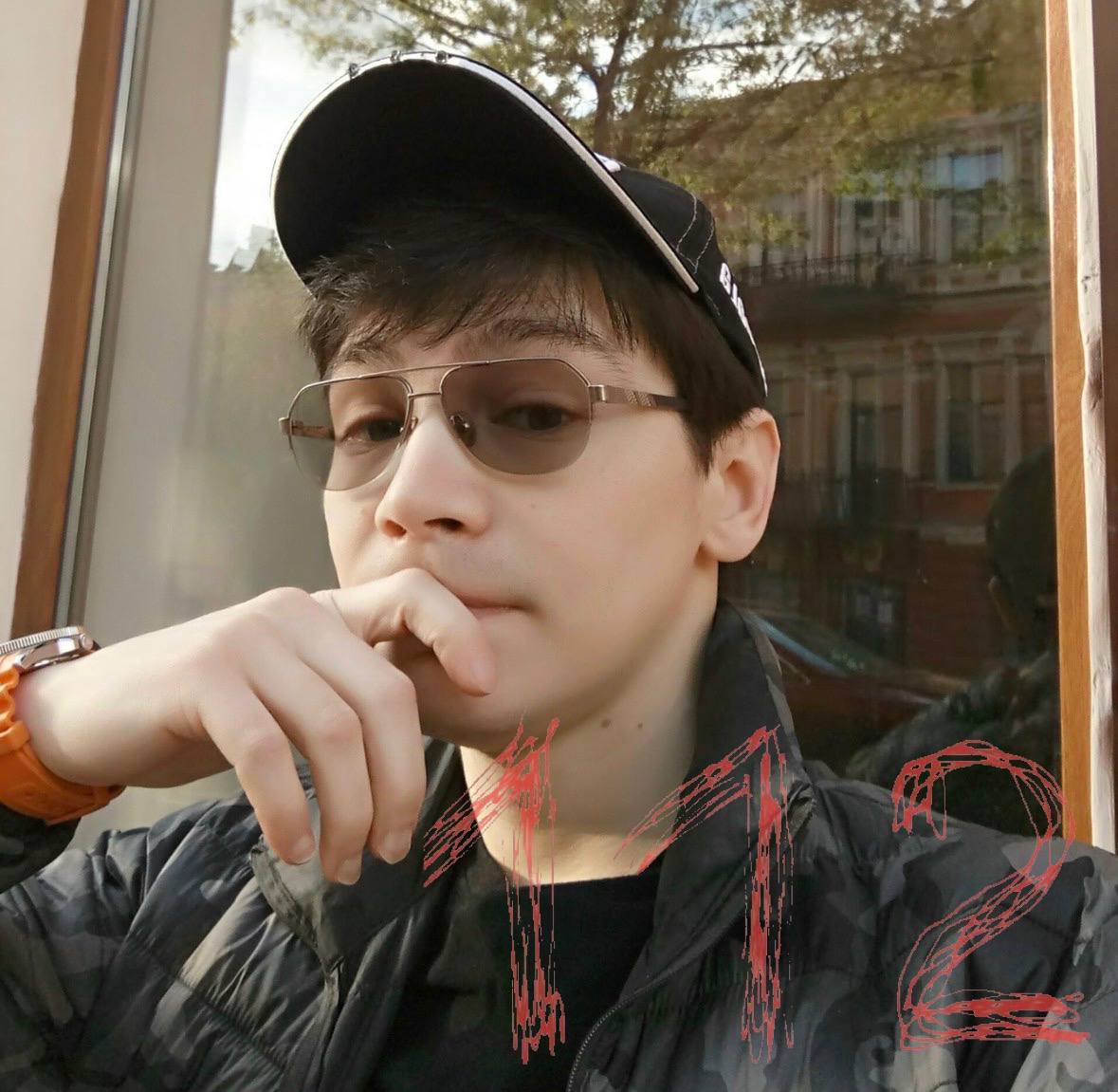 Артист Мариинского театра Айтжан Смагулов выстрелил в 11-летнего уличного музыканта в Петербурге. Артист Мариинского театра Айтжан Смагулов выстрелил в 11-летнего уличного музыканта в Петербурге.