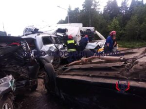 13 автомобилей столкнулись вблизи городского округа Пушкино.