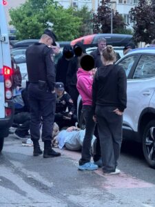 Пьяный москвич ударил ножом в голову мотоциклиста во время конфликта на парковке.