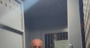публикует момент нападения на байкера в столице.