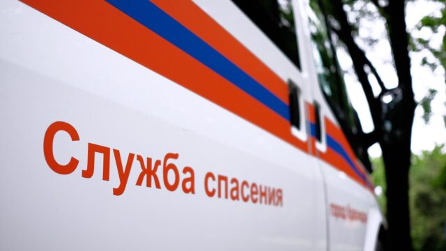 Спасатели начали поиски мужчины, который ушел в лес и пропал в Якутии Служебная машина МЧС - РИА Новости, 1920, 22.05.2026