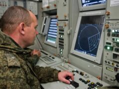 Боевое дежурство за пультом управления зенитного ракетного комплекса - РИА Новости, 1920, 05.05.2026