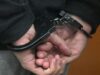 Американский боец ММА Сторли был арестован по обвинению в сексуальном насилии Наручники на руках - РИА Новости, 1920, 20.05.2026