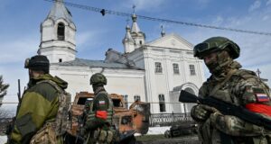 Военнослужащие России возле церкви Илии Пророка в освобожденной от ВСУ Судже - РИА Новости, 1920, 28.05.2026