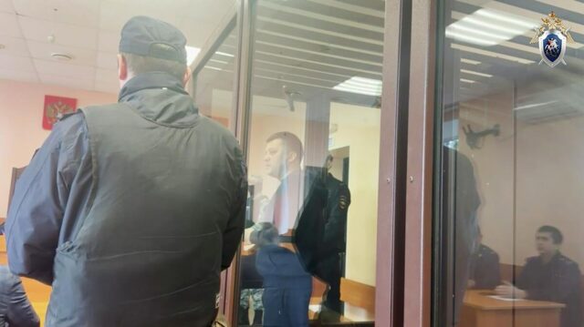 Арестованного мэра Уфы Мавлиева увезли в больницу из-за боли в сердце Ратмир Мавлиев в суде - РИА Новости, 1920, 12.05.2026