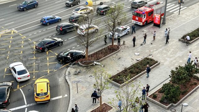 Обстановка на Зубовском бульваре в Москве, где рэпер Navai попал в ДТП - РИА Новости, 1920, 05.05.2026