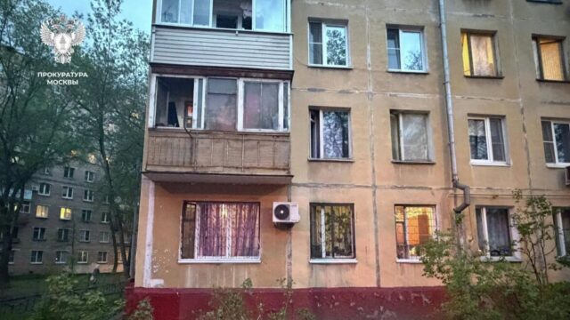 Пожар произошел в жилом доме на улице Степана Шутова в Москве - РИА Новости, 1920, 07.05.2026