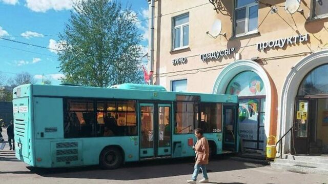 Последствия ДТП с участием автобуса в Санкт-Петербурге - РИА Новости, 1920, 08.05.2026