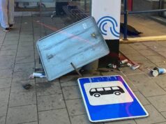 Дептранс Москвы: среди пострадавших при наезде автомобиля на остановку нет детей Последствия наезда автомобиля на остановку общественного транспорта в центре Москвы - РИА Новости, 1920, 14.05.2026