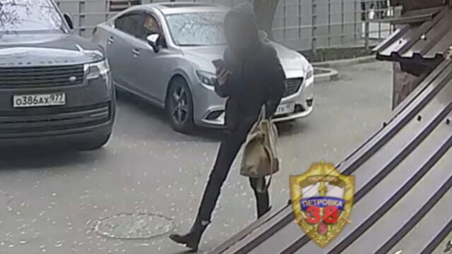 РИА Новости: мошенники обманули сына экс-главы "Пронто-Медиа" на 16 млн рублей Одна из соучастниц телефонных аферистов, забравших имущество семьи москвичей стоимостью свыше 16 миллионов рублей - РИА Новости, 1920, 18.05.2026