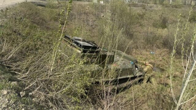 Четыре человека пострадали в ДТП с транспортером лесоохраны в Хабаровском крае На месте ДТП с транспортером лесоохраны, съехавшим в кювет в Хабаровском крае - РИА Новости, 1920, 18.05.2026