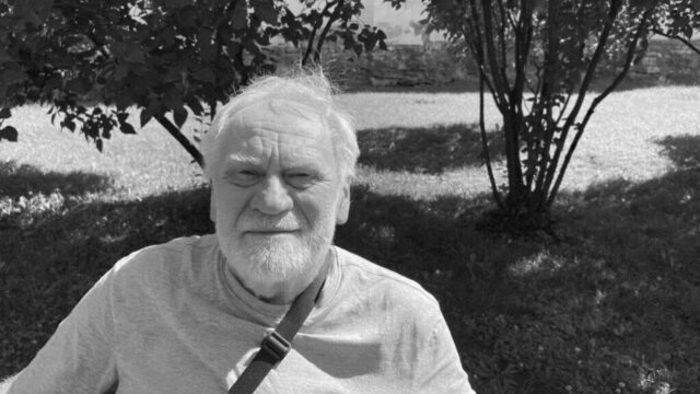 Причиной смерти художника Юрия Устинова стала онкология Художник театра и кино, академик отделения театрального и кинодекорационного искусства Российской академии художеств Юрий Устинов - РИА Новости, 1920, 18.05.2026