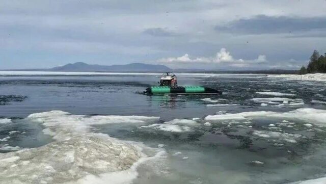 Тела пятерых погибших подняли из Байкала после опрокидывания аэролодки Катер перевернулся на Байкале в Бурятии - РИА Новости, 1920, 19.05.2026