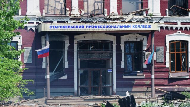 РИА Новости: следователи СК больше суток работаю на месте удара ВСУ в ЛНР Последствия удара ВСУ по зданию колледжа в Старобельске в ЛНР - РИА Новости, 1920, 23.05.2026