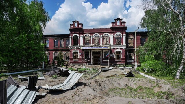 Пасечник: пока неизвестно местонахождение 15 человек, МЧС разбирает развалы Последствия беспилотной атаки ВСУ в Старобельске в ЛНР - РИА Новости, 1920, 22.05.2026