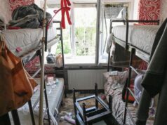 МЧС: число погибших в Старобельске выросло до 21 Комната общежития Старобельского колледжа, подвергшегося атаке ВСУ - РИА Новости, 1920, 23.05.2026