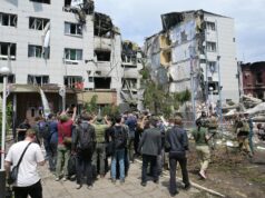 Песков: Запад не предпринял никаких действий, осуждающих атаку в Старобельске Представители СМИ из 19 стран на месте трагедии в Старобельске в ЛНР - РИА Новости, 1920, 25.05.2026