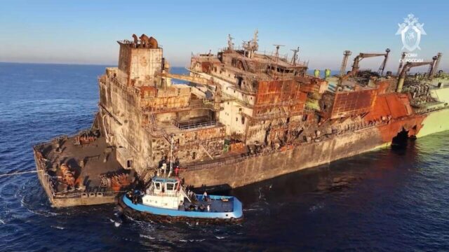 СК: повреждения на "Арктик Метагазе" свидетельствуют о взрыве снаружи судна Газовоз Арктик Метагаз - РИА Новости, 1920, 25.05.2026