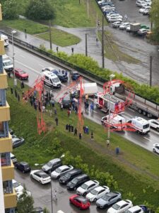Жёсткое ДТП с пятью машинами произошло на Блюхеровском мосту в Екатеринбурге.