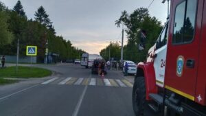 Пьяный экс-глава Тарусы сбил женщину на пешеходном переходе.