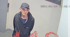 Мужчина пытался жестоко расправиться со своей сожительницей в одном из подъездов Уссурийска.