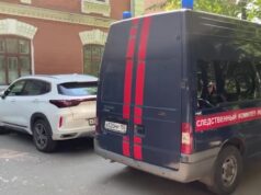Подозреваемым в убийстве мужчины и ранении школьника в Подмосковье оказался подросток.