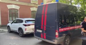 Подозреваемым в убийстве мужчины и ранении школьника в Подмосковье оказался подросток.