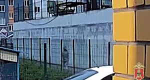 Четыре автомобиля пострадали от творческого порыва пьяной москвички в Твери.