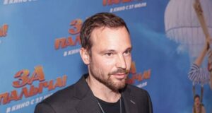 Алексей Чадов решил обанкротить компанию, снявшую фильм «За Палыча!».