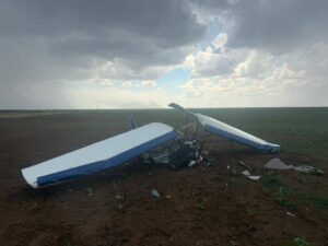 Легкомоторный самолет совершил жесткую посадку в Волгоградской области. Один человек пострадал.