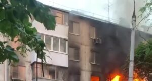 Жилой дом горит в Самаре.