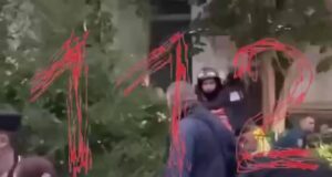 Ребенка спасли из загоревшегося жилого дома в Самаре.