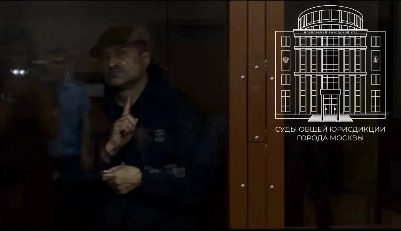 Обвиняемого в заказном убийстве депутата Александра Петрова в Петербурге, арестовали. Заказчиком преступления считают би Обвиняемого в заказном убийстве депутата Александра Петрова в Петербурге, арестовали. Заказчиком преступления считают би
