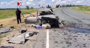 Шесть человек погибли в результате столкновения двух легковушек в Саратовской области.