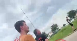 публикует кадры задержания нападавшего с мачете на МФЦ Краснодаре.