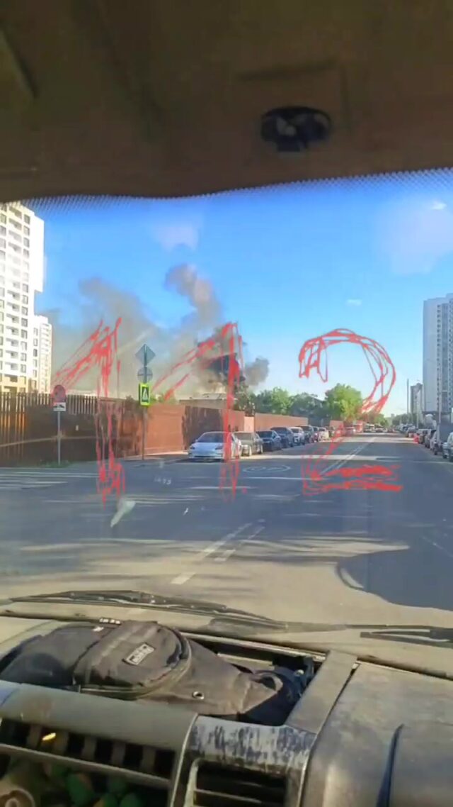 60 человек эвакуировали из пожара в административном здании на юге Москвы. 60 человек эвакуировали из пожара в административном здании на юге Москвы.