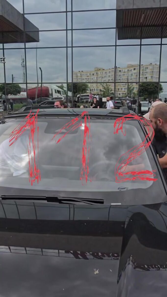 Парня, который устроил резню с мачете в краснодарском ТЦ, отправили в СИЗО. Парня, который устроил резню с мачете в краснодарском ТЦ, отправили в СИЗО.