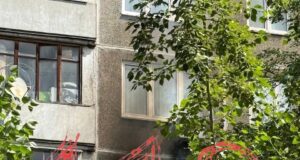 публикует кадры возгорания квартиры на четвёртом этаже на западе Москвы. Пожар ликвидирован, площадь