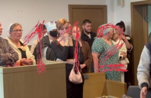 «Счастливых» матерей, которые торговали детьми, приговорили к условному сроку.
