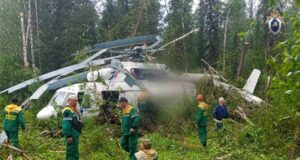 Появились кадры с места жёсткой посадки вертолёта Ми-8Т в Красноярском крае.
