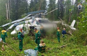 Появились кадры с места жёсткой посадки вертолёта Ми-8Т в Красноярском крае.