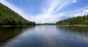 Моторная лодка перевернулась в Хабаровском крае. Один ребенок утонул.
