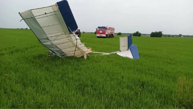 Пилот погиб при крушении сверхлёгкого самолёта в Ленинградской области.