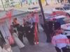 публикует момент нападения автоподставщиков на сотрудника ДПС в центре столицы.
